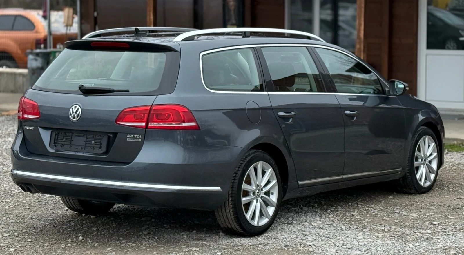 VW Passat 2.0TDi 140к.с * DSG* * Навигация*  - изображение 6