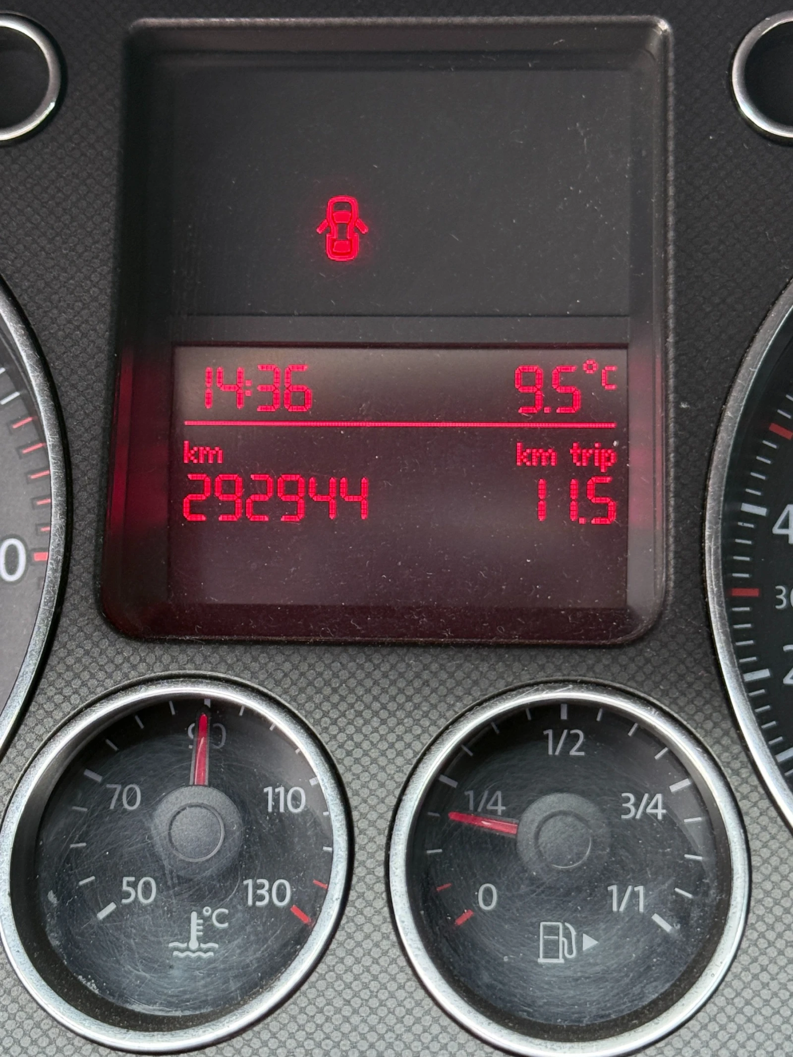 VW Passat 2.0 TDI, снимка 10 - Автомобили и джипове - 53932211