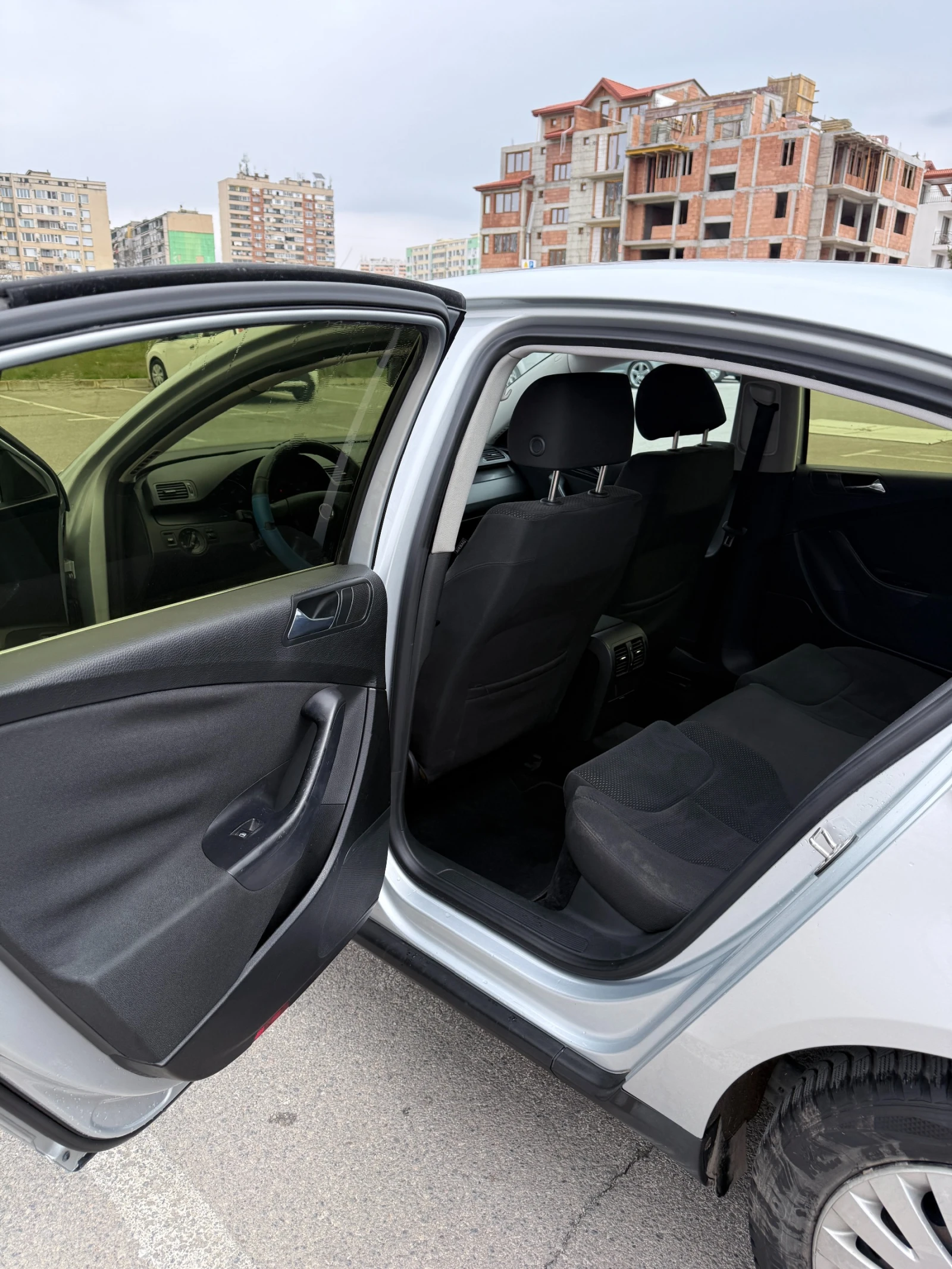 VW Passat 2.0 TDI, снимка 9 - Автомобили и джипове - 53932211