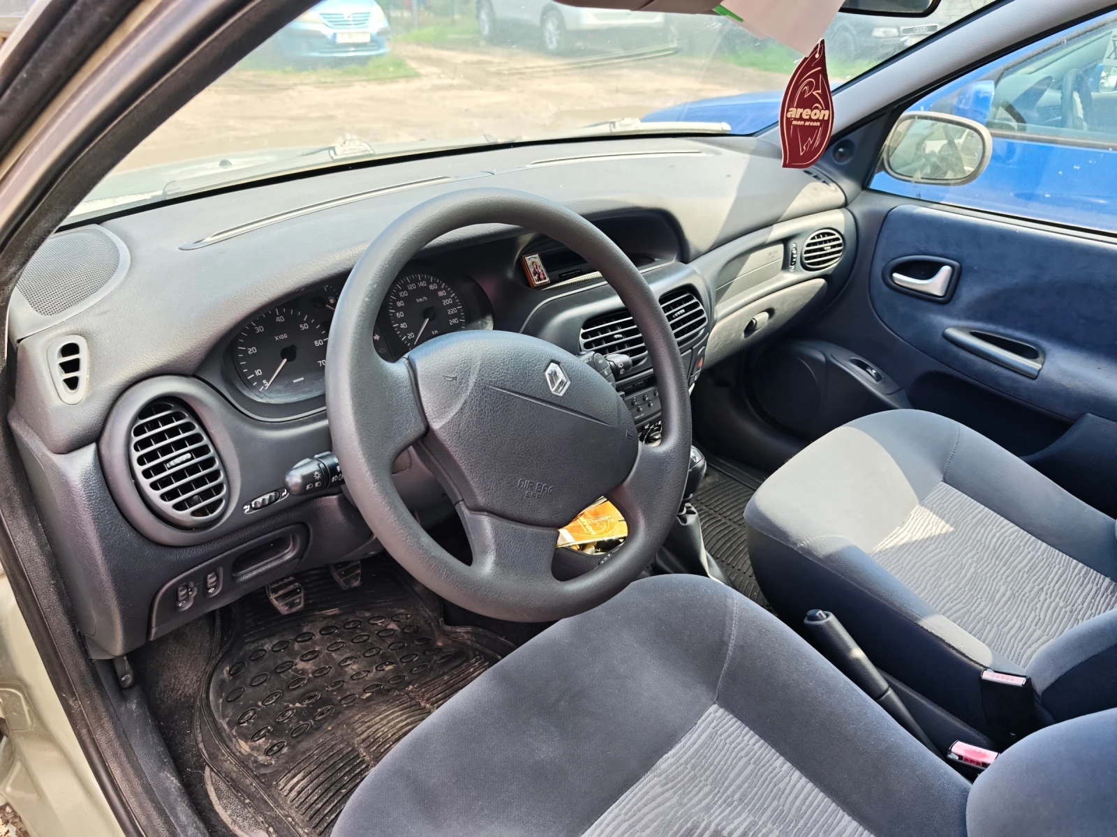 Renault Megane, снимка 4 - Автомобили и джипове - 54181723