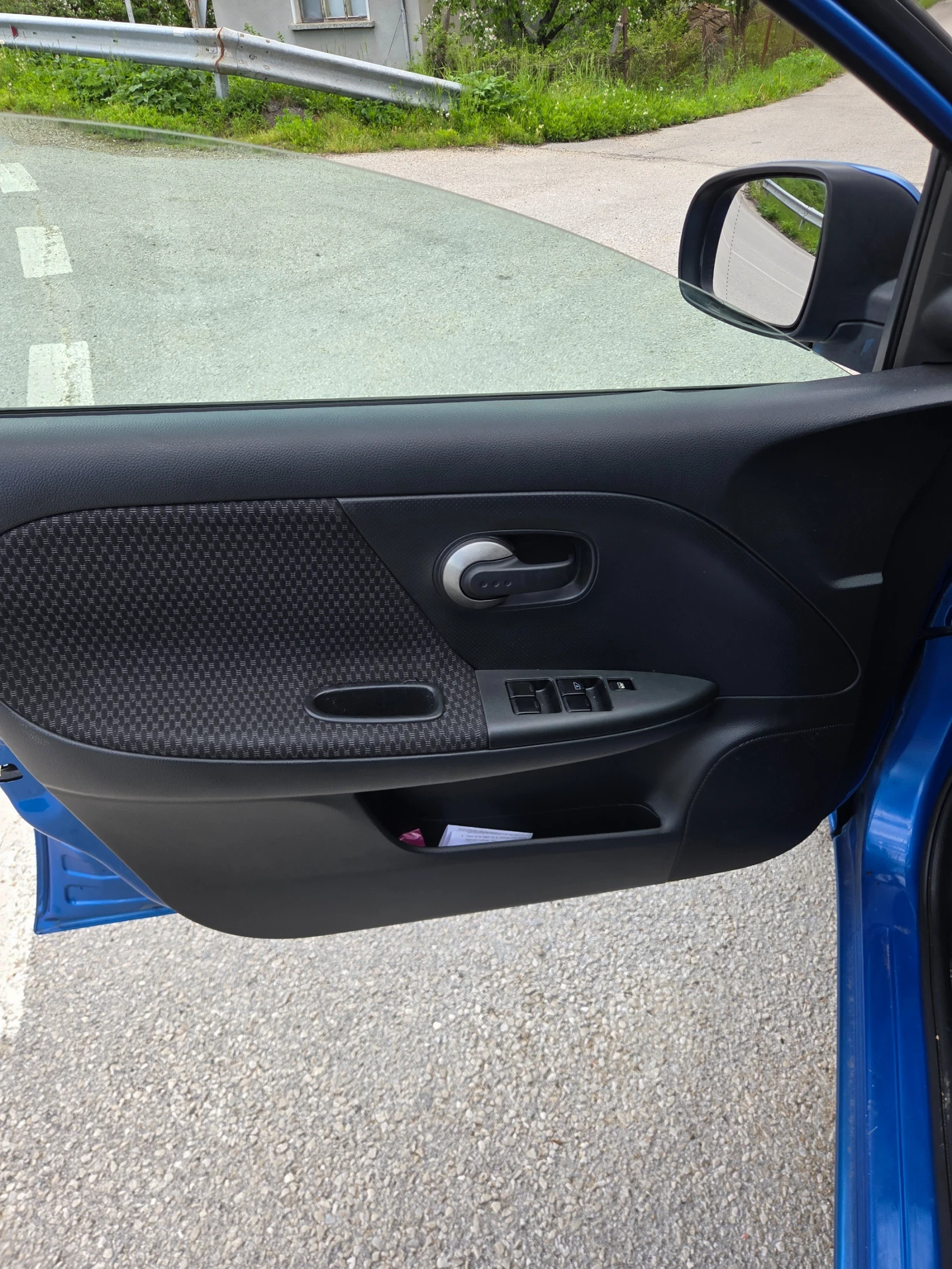 Nissan Note 1.4, снимка 6 - Автомобили и джипове - 54493131