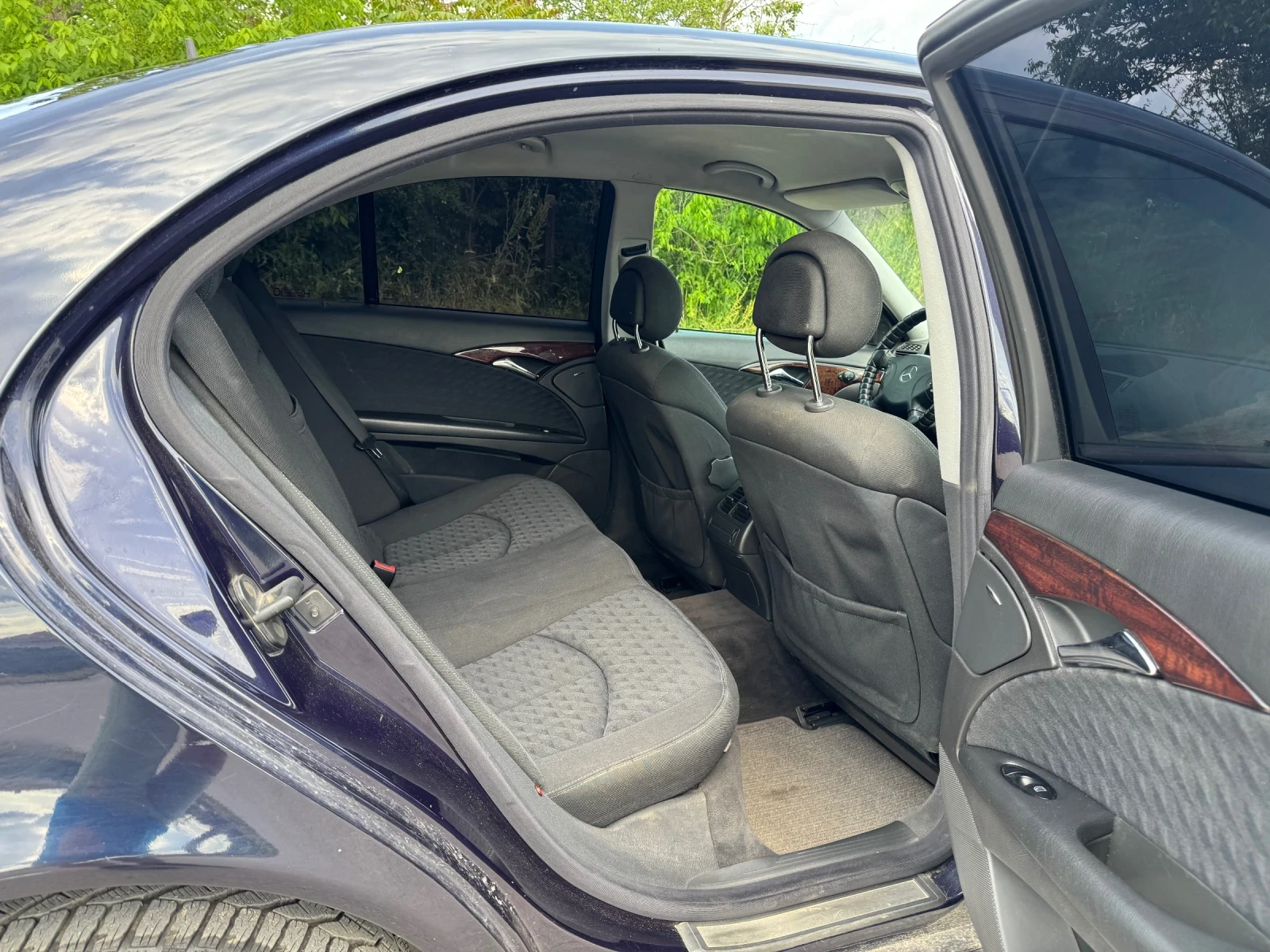 Mercedes-Benz E 220, снимка 12 - Автомобили и джипове - 54669092