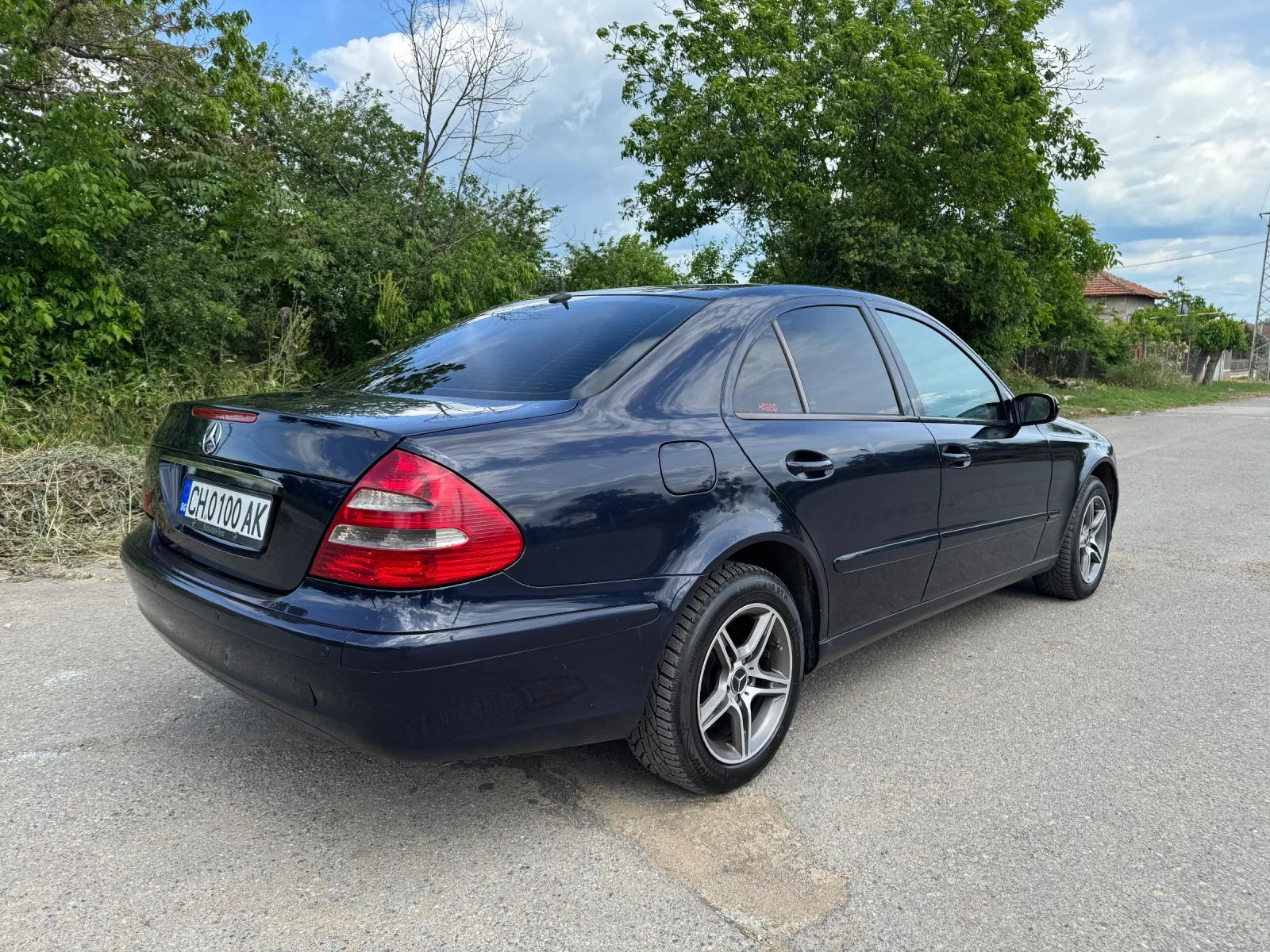 Mercedes-Benz E 220, снимка 5 - Автомобили и джипове - 54669092
