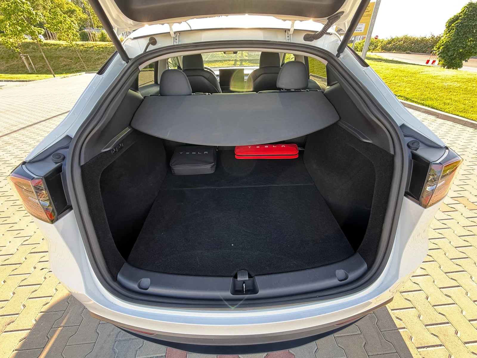 Tesla Model Y Long Range, Dual motor, Гаранционен Европейски, снимка 14 - Автомобили и джипове - 54715227