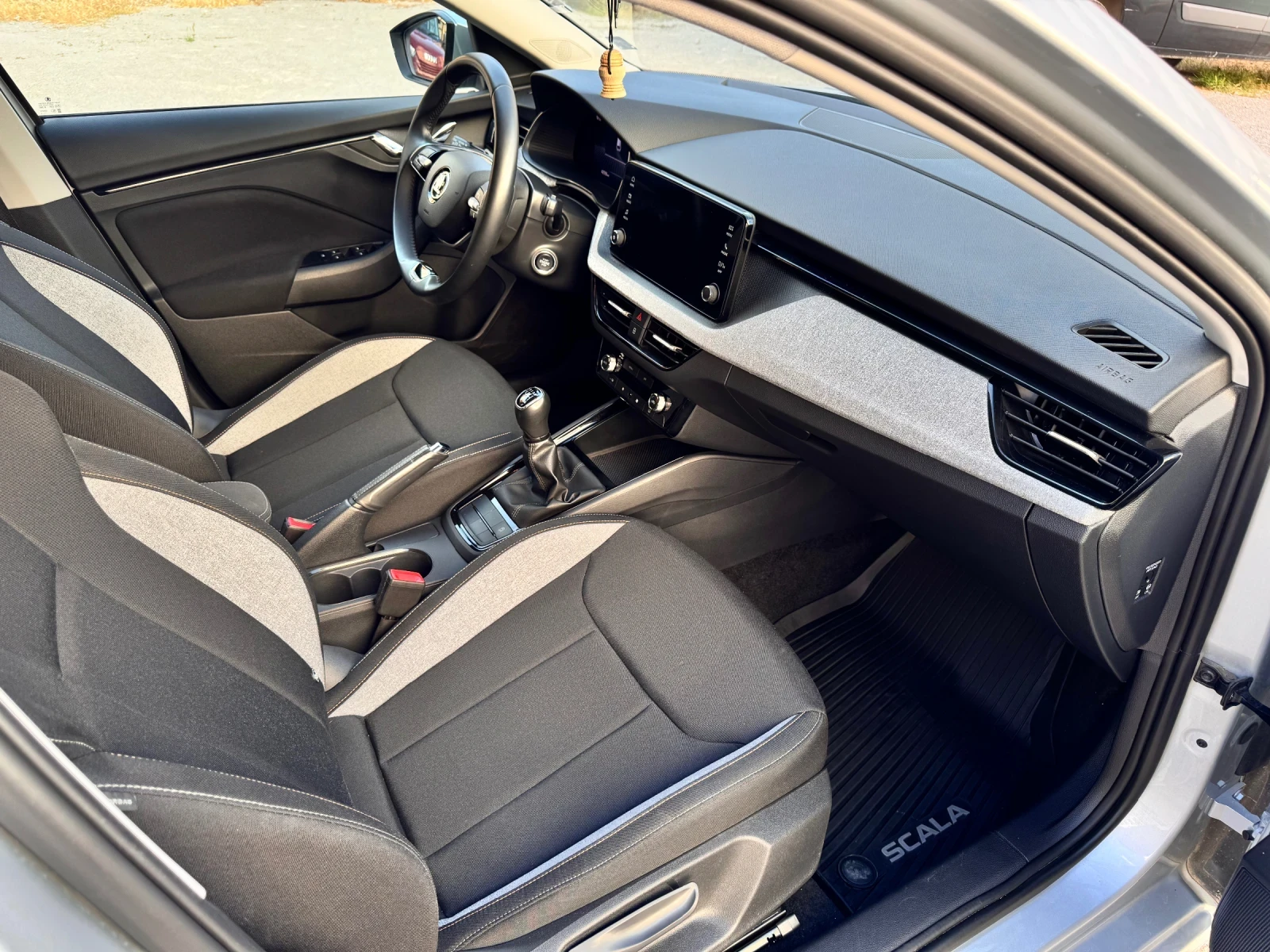 Skoda Scala 1.5 TSI | Гаранция, снимка 9 - Автомобили и джипове - 54934353