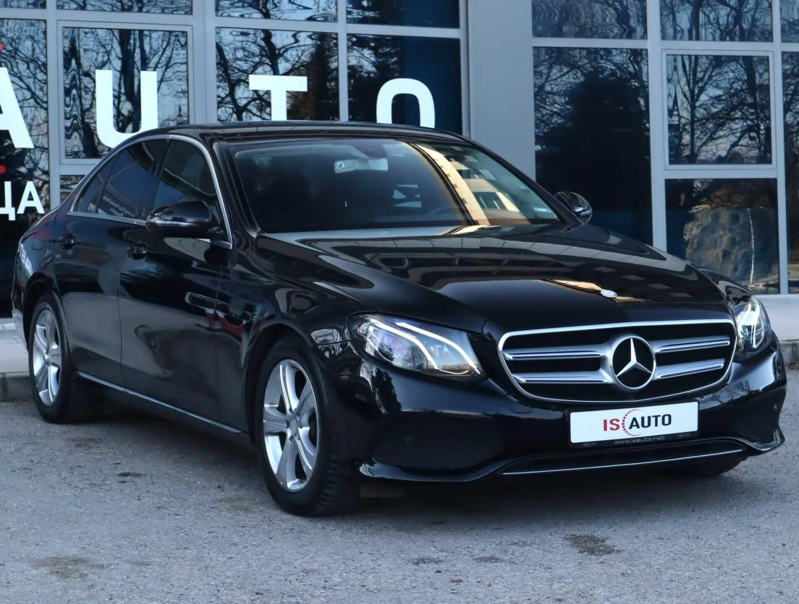 Mercedes-Benz E 220 CDI/Avantgarde/Dynamic Select/PRE-SAFE/Collision P, снимка 3 - Автомобили и джипове - 55009874