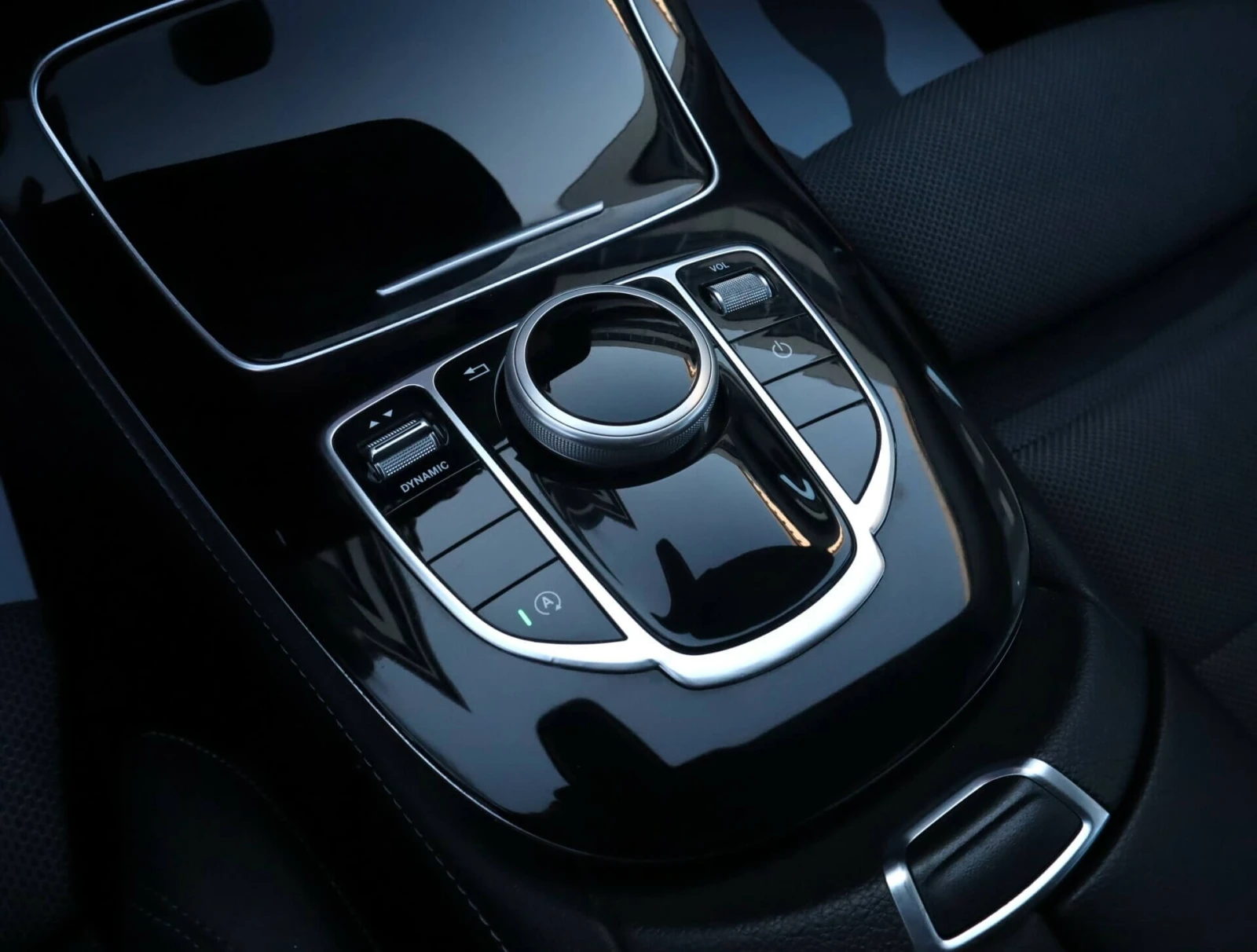 Mercedes-Benz E 220 CDI/Avantgarde/Dynamic Select/PRE-SAFE/Collision P, снимка 10 - Автомобили и джипове - 55009874