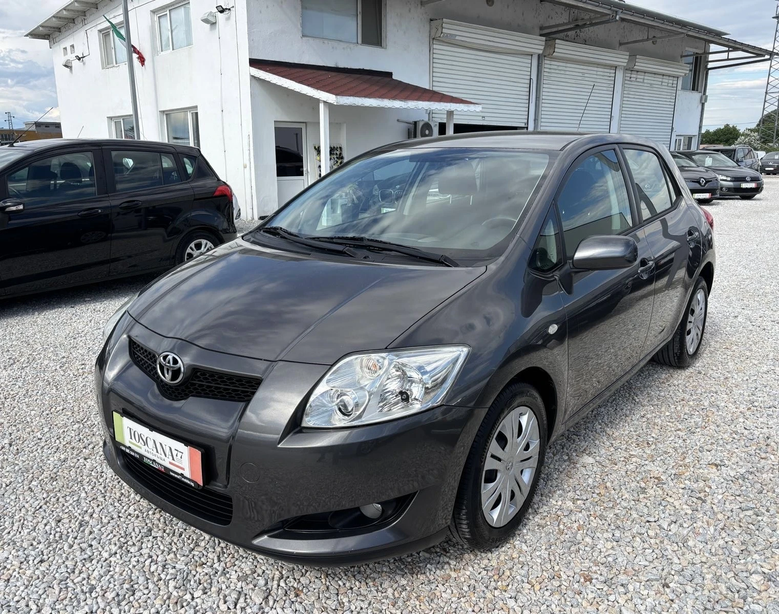 Toyota Auris 1.6i, снимка 2 - Автомобили и джипове - 55276908