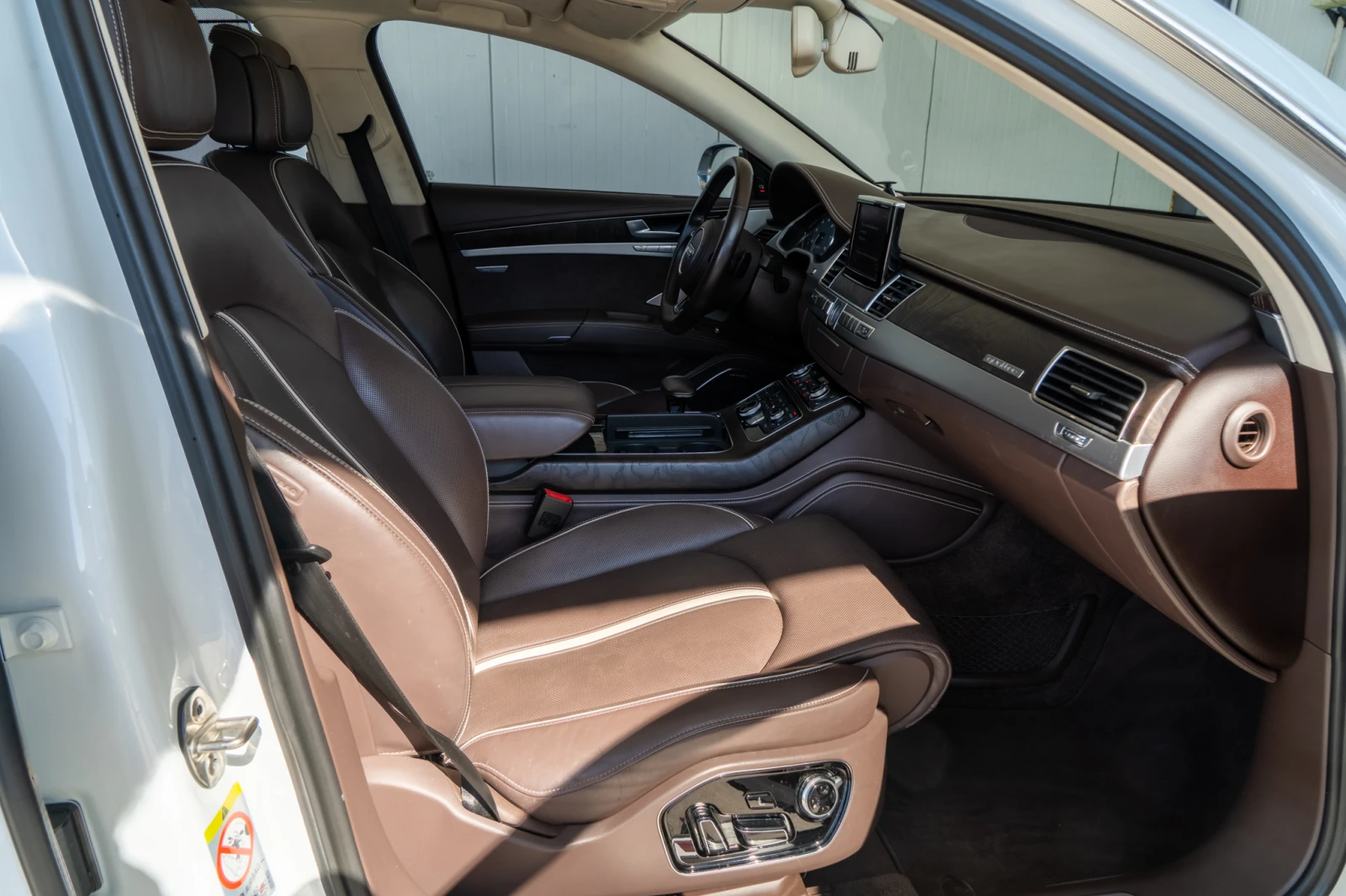 Audi S8 4.0TFSI = QUATTRO = FULLMAX = NIGHTVISION = ЛИЗИНГ, снимка 10 - Автомобили и джипове - 55620320
