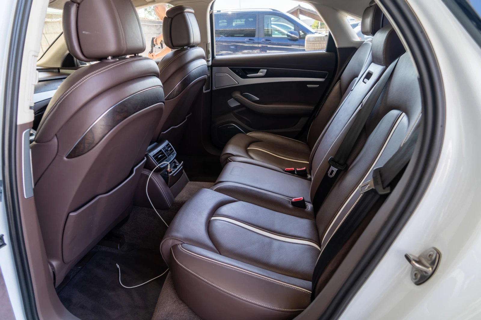 Audi S8 4.0TFSI = QUATTRO = FULLMAX = NIGHTVISION = ЛИЗИНГ, снимка 8 - Автомобили и джипове - 55620320