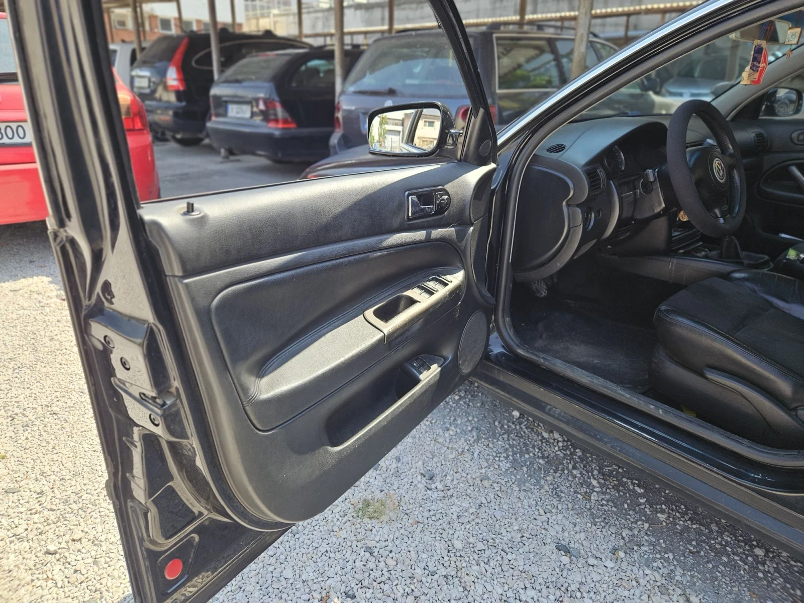 VW Passat 1.9TDI, снимка 10 - Автомобили и джипове - 55833150