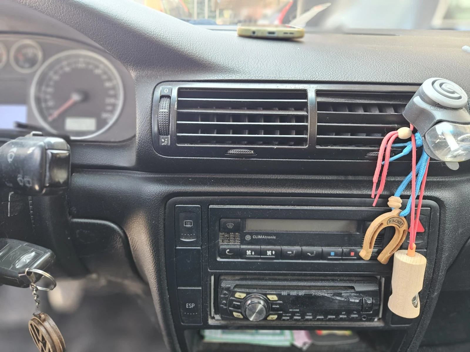 VW Passat 1.9TDI, снимка 9 - Автомобили и джипове - 55833150