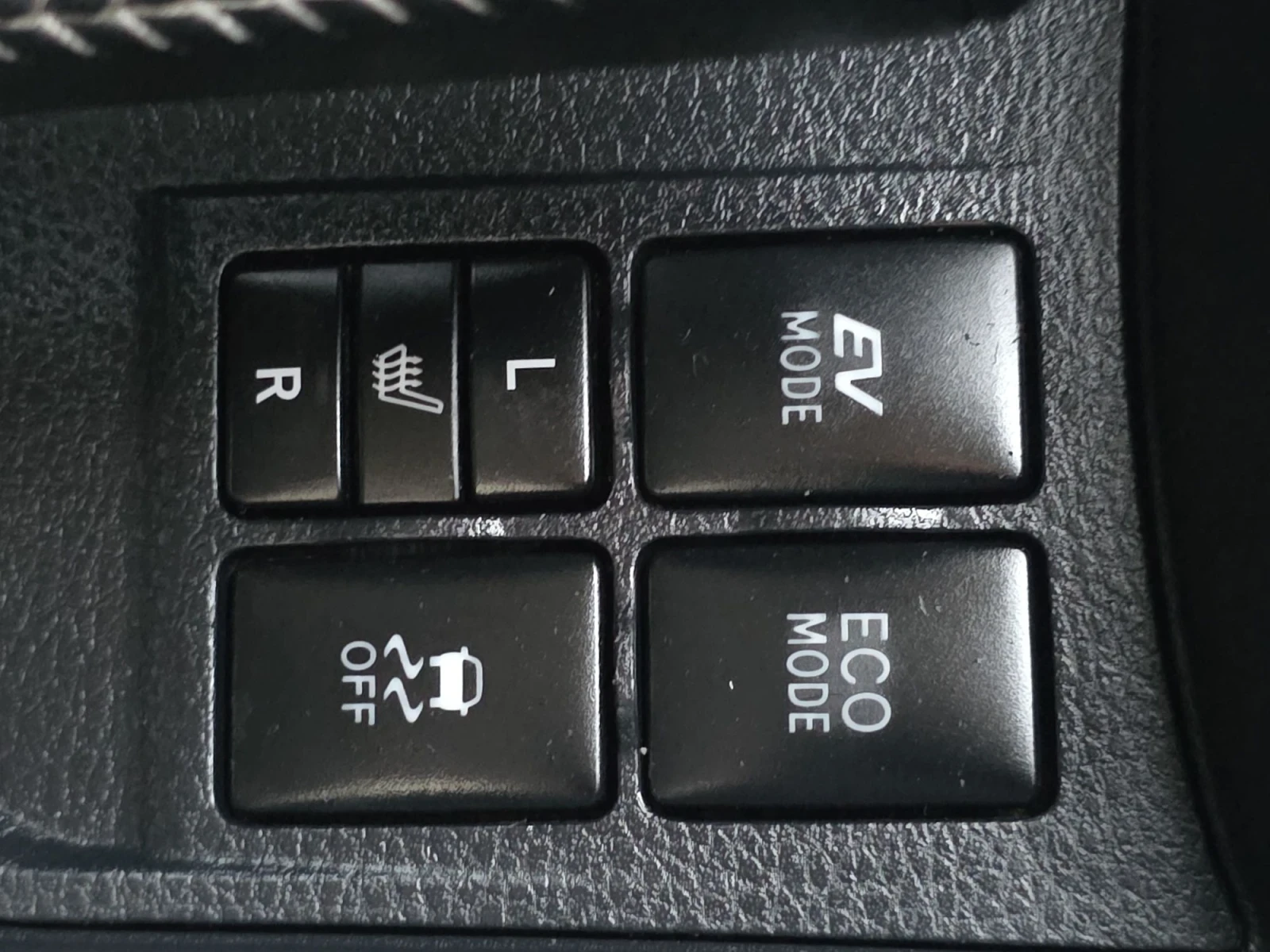 Toyota Yaris 1.5 HYBRID SWISS full service , снимка 15 - Автомобили и джипове - 56124084