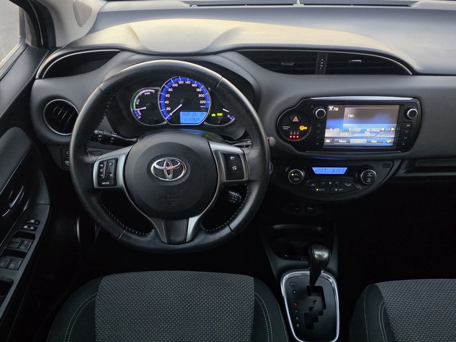 Toyota Yaris 1.5 HYBRID SWISS full service , снимка 11 - Автомобили и джипове - 56124084