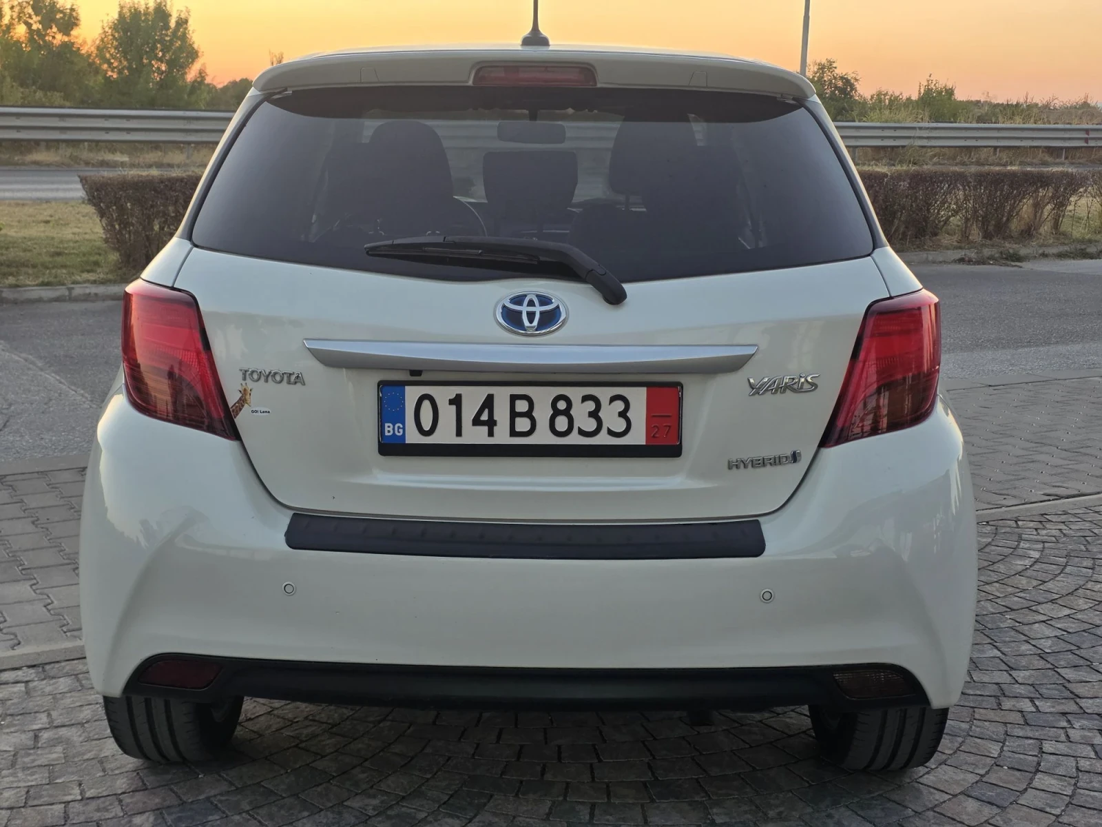 Toyota Yaris 1.5 HYBRID SWISS full service , снимка 4 - Автомобили и джипове - 56124084