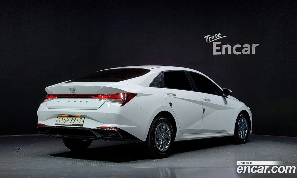 Hyundai Elantra 1.6 Smart, снимка 2 - Автомобили и джипове - 56155877