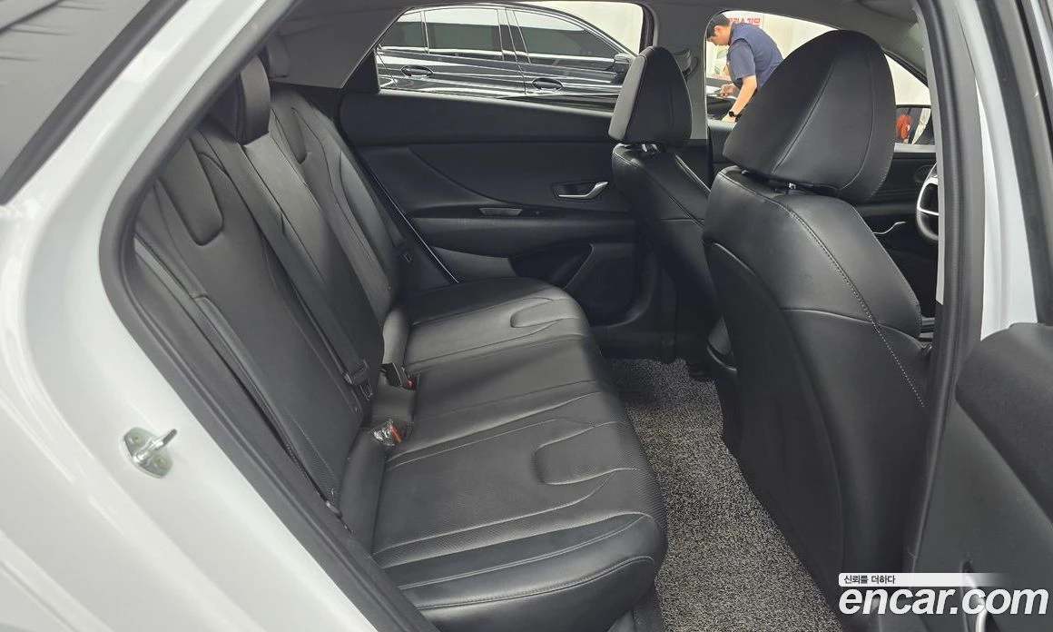 Hyundai Elantra 1.6 Smart, снимка 11 - Автомобили и джипове - 56155877
