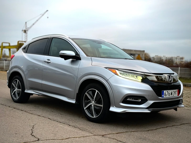 Honda Hr-v Touring 1.8 AWD FULL EXTRAS, снимка 1 - Автомобили и джипове - 47983572