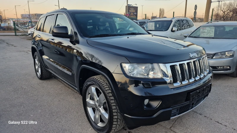 Jeep Grand cherokee 3.0 Overland  панорама кейлес дистрониккато нов, снимка 1 - Автомобили и джипове - 49071369