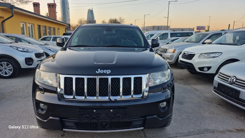 Jeep Grand cherokee 3.0 Overland  панорама кейлес дистрониккато нов, снимка 3 - Автомобили и джипове - 49071369