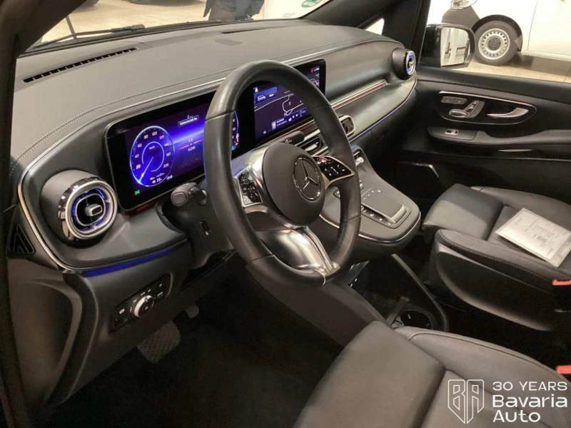 Mercedes-Benz EQV 300 long, снимка 9 - Автомобили и джипове - 53449156