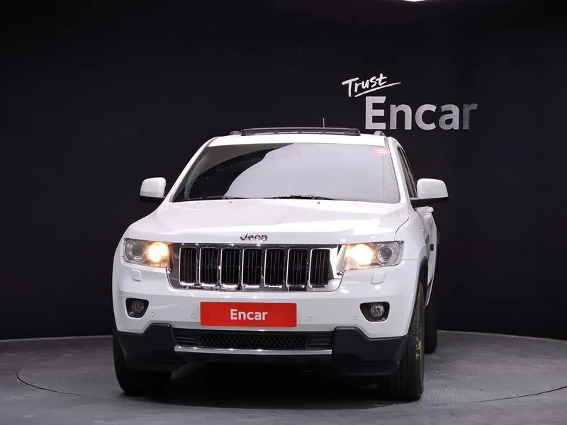 Jeep Grand cherokee 3.0D - изображение 3