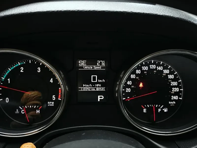 Jeep Grand cherokee 3.0D - изображение 8