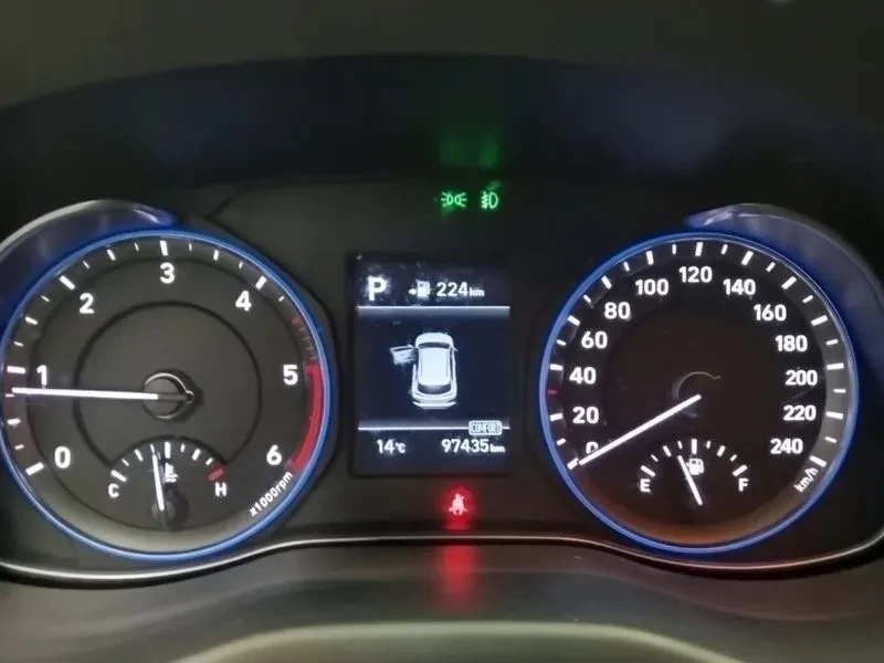 Hyundai Kona 1.6, снимка 10 - Автомобили и джипове - 54639978