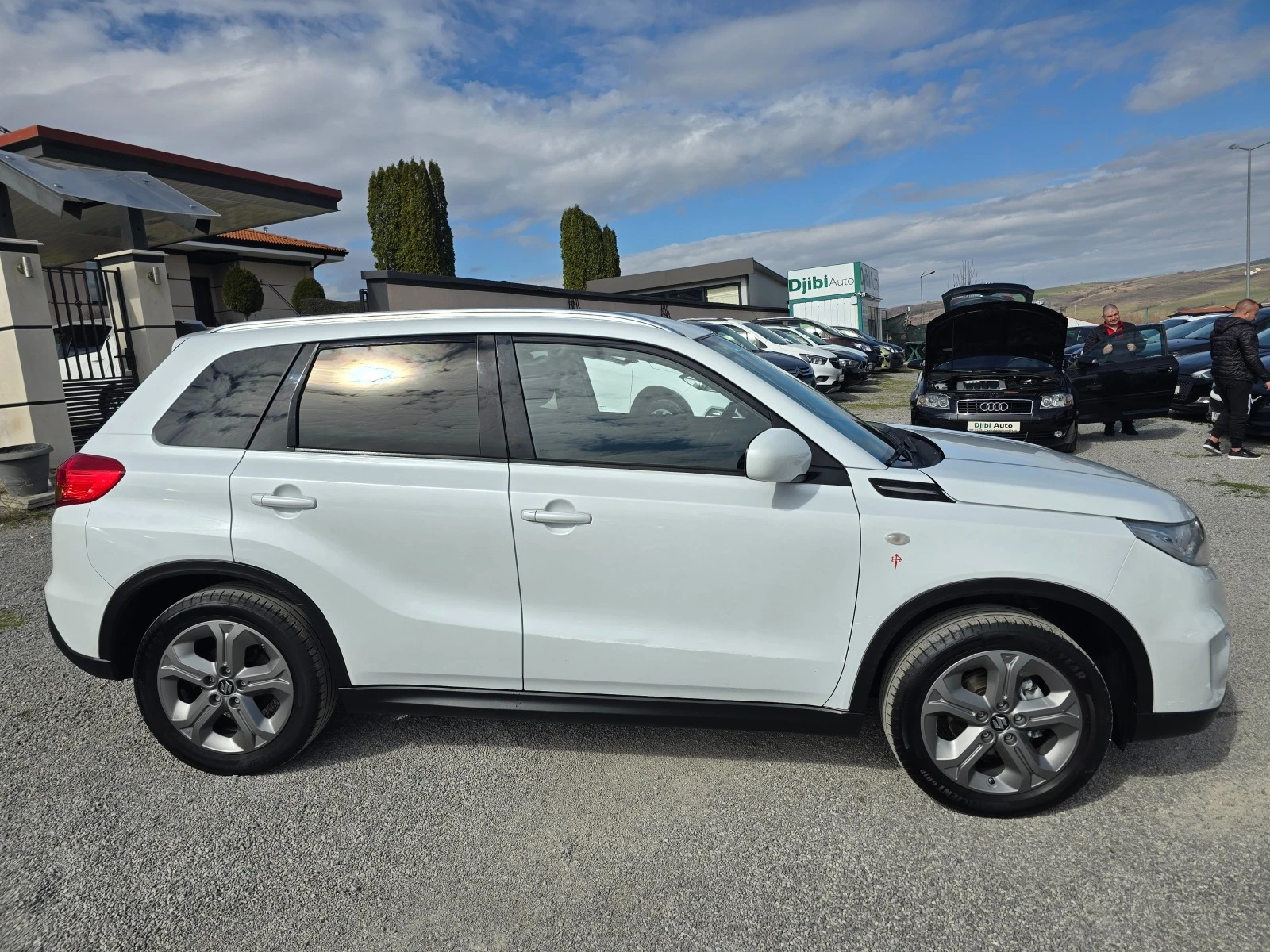 Suzuki Vitara 1.6i-NAVI-EURO6 - изображение 4