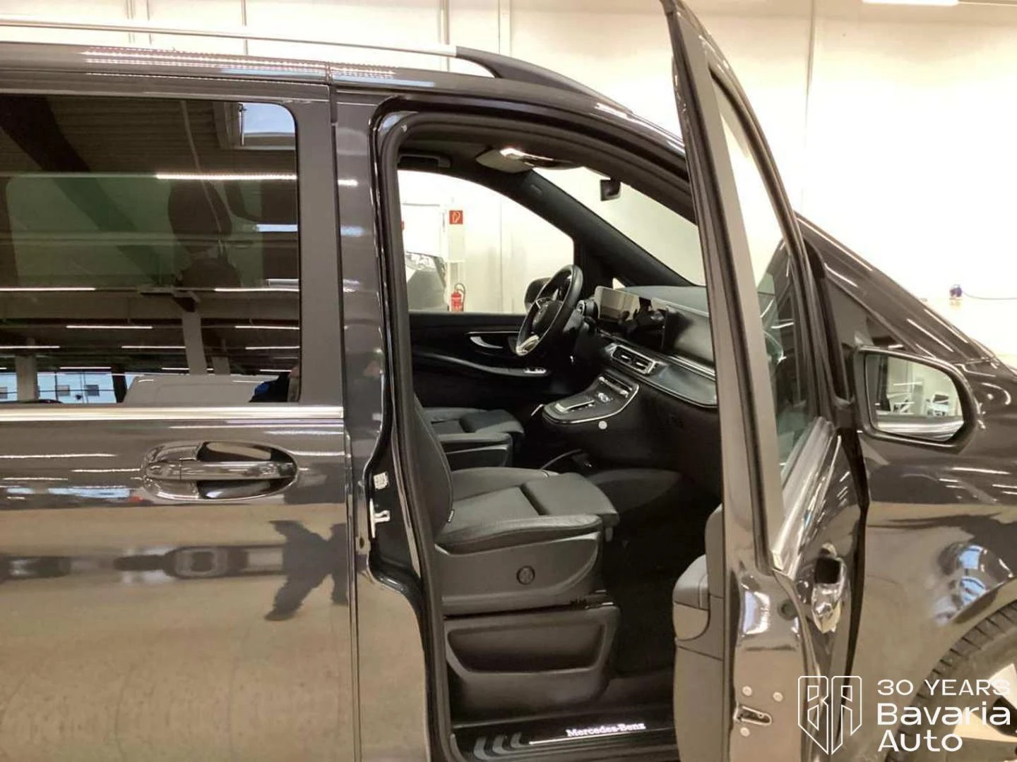 Mercedes-Benz EQV 300 long - изображение 7