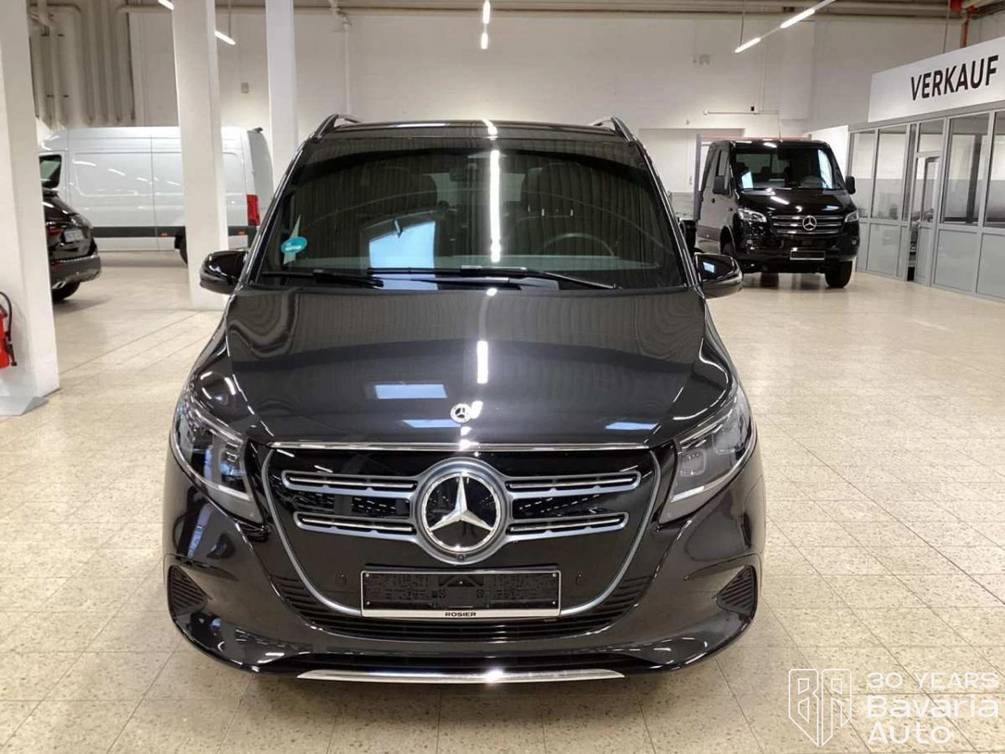 Mercedes-Benz EQV 300 long - изображение 6