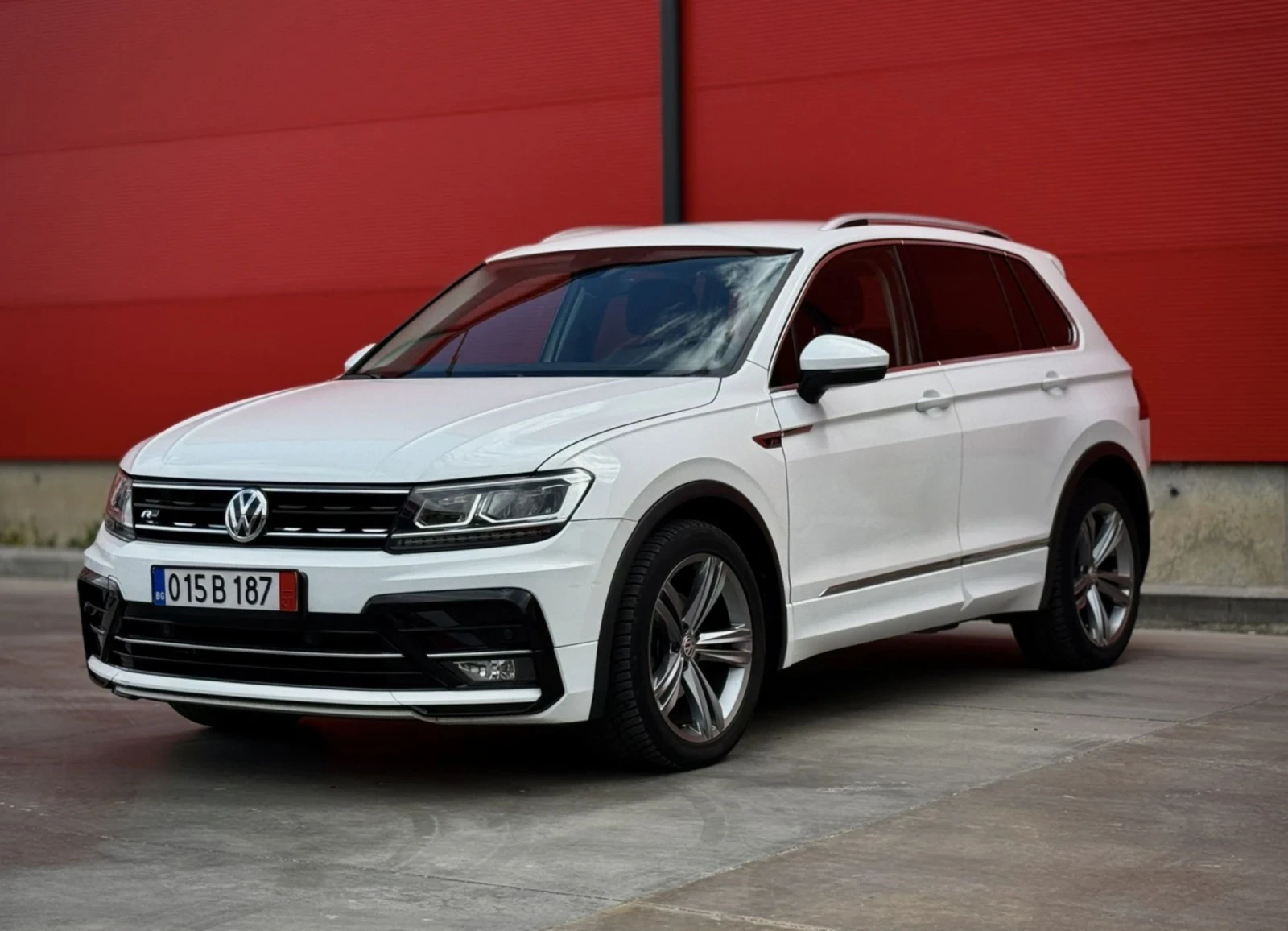 VW Tiguan 2.0 TDI R LINE DIGITAL, снимка 15 - Автомобили и джипове - 54115241
