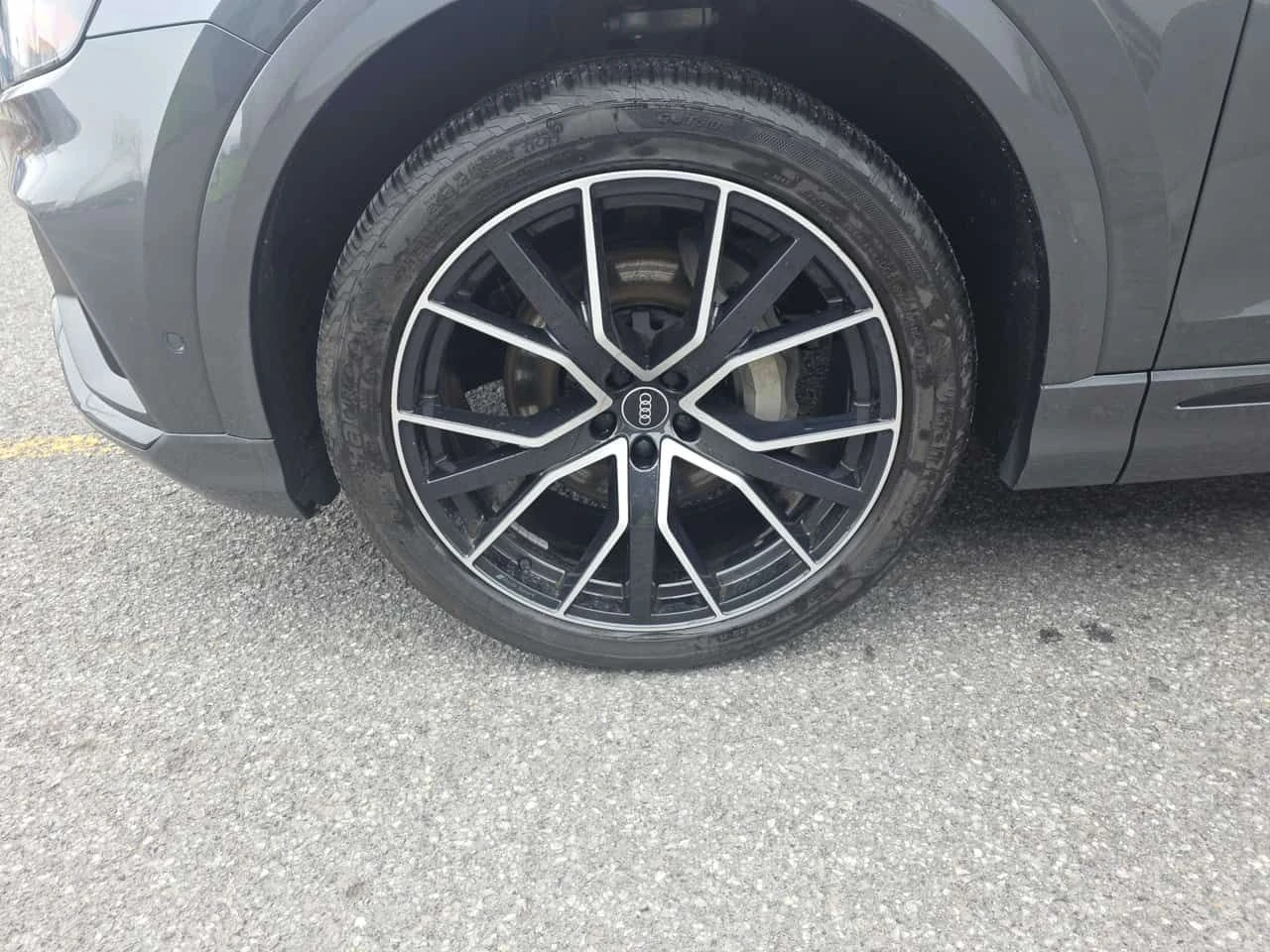 Audi Q8 * Progressiv * ОБДУХВАНЕ * KEYLESS  * 360 * CARFAX, снимка 7 - Автомобили и джипове - 54197158