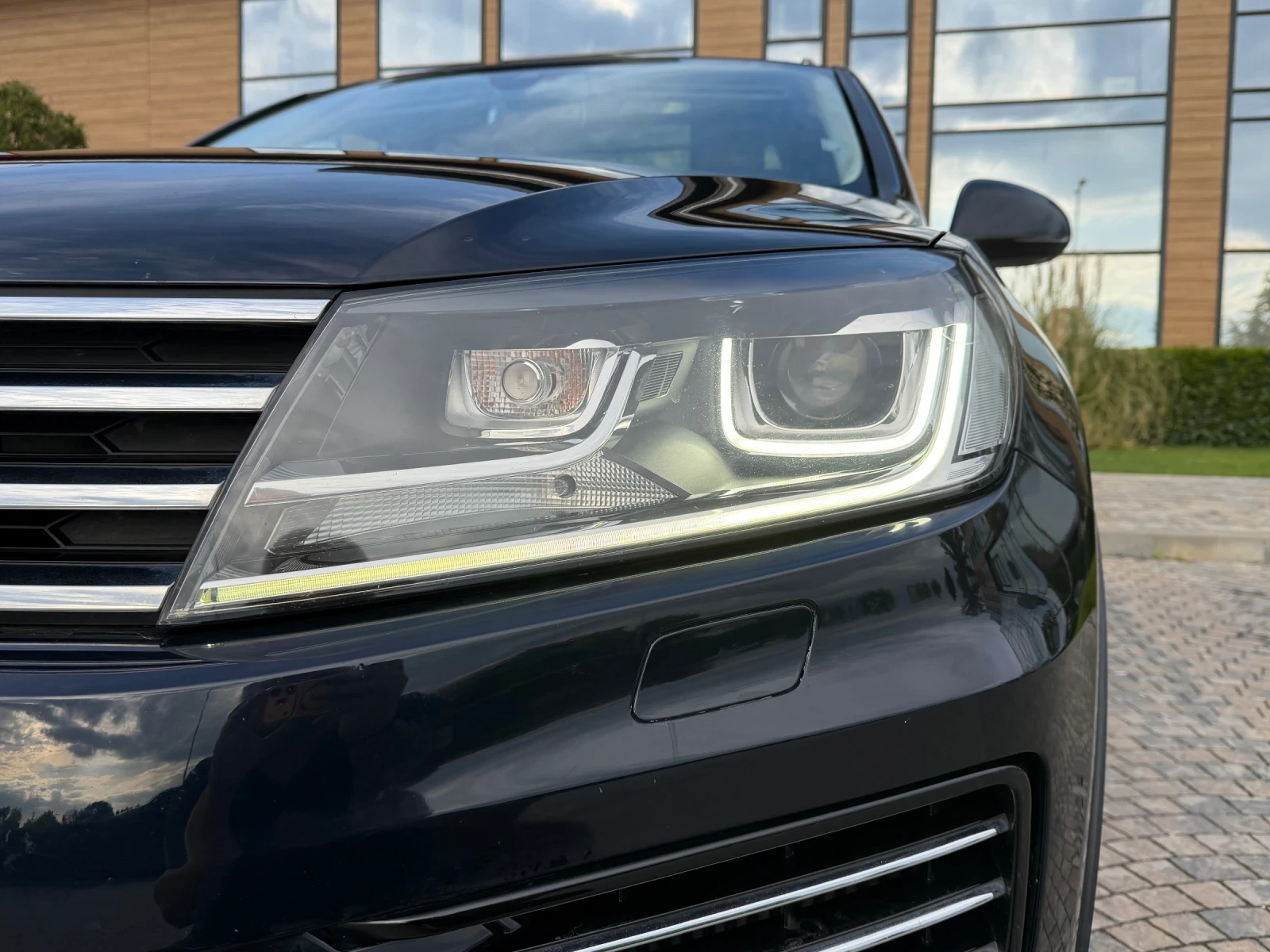 VW Touareg RLine= FaceLift= PANORAMA= DISTRONIC= KEYLES GO= K, снимка 17 - Автомобили и джипове - 54495262