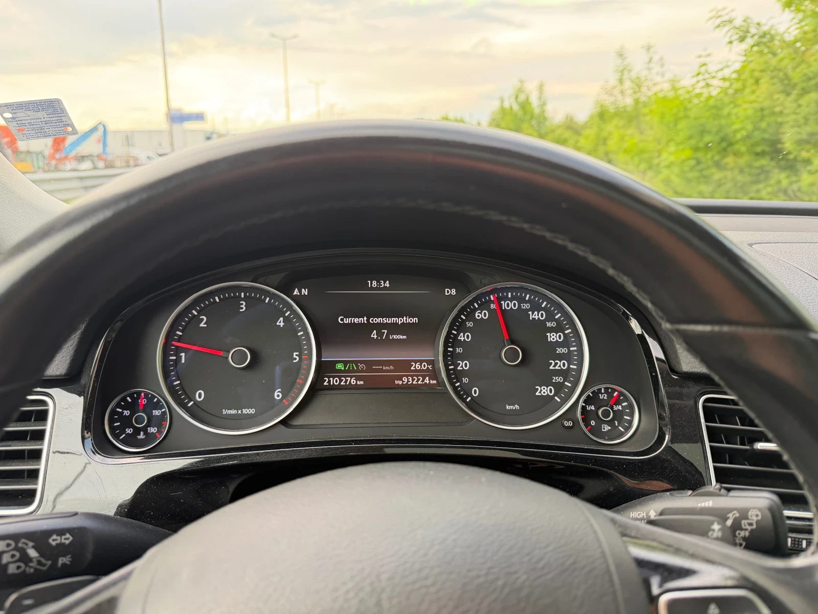 VW Touareg RLine= FaceLift= PANORAMA= DISTRONIC= KEYLES GO= K, снимка 14 - Автомобили и джипове - 54495262