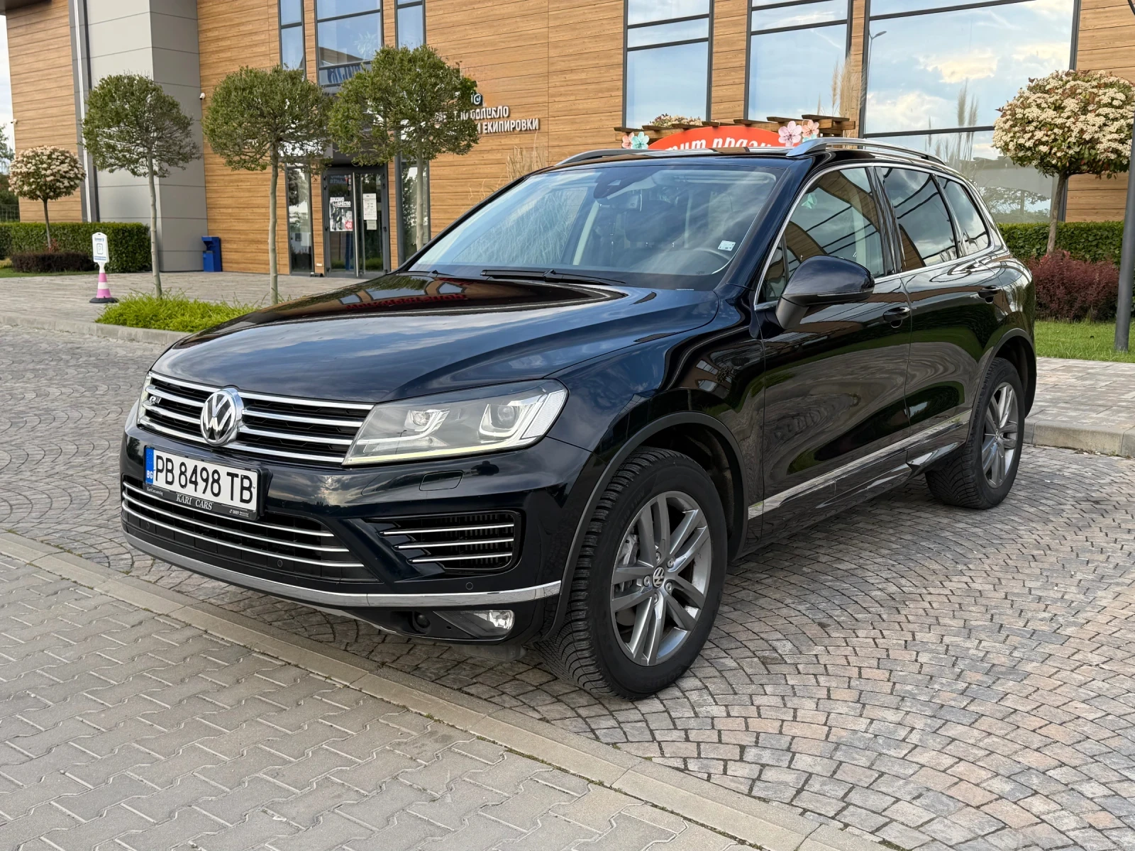 VW Touareg RLine= FaceLift= PANORAMA= DISTRONIC= KEYLES GO= K, снимка 3 - Автомобили и джипове - 54495262