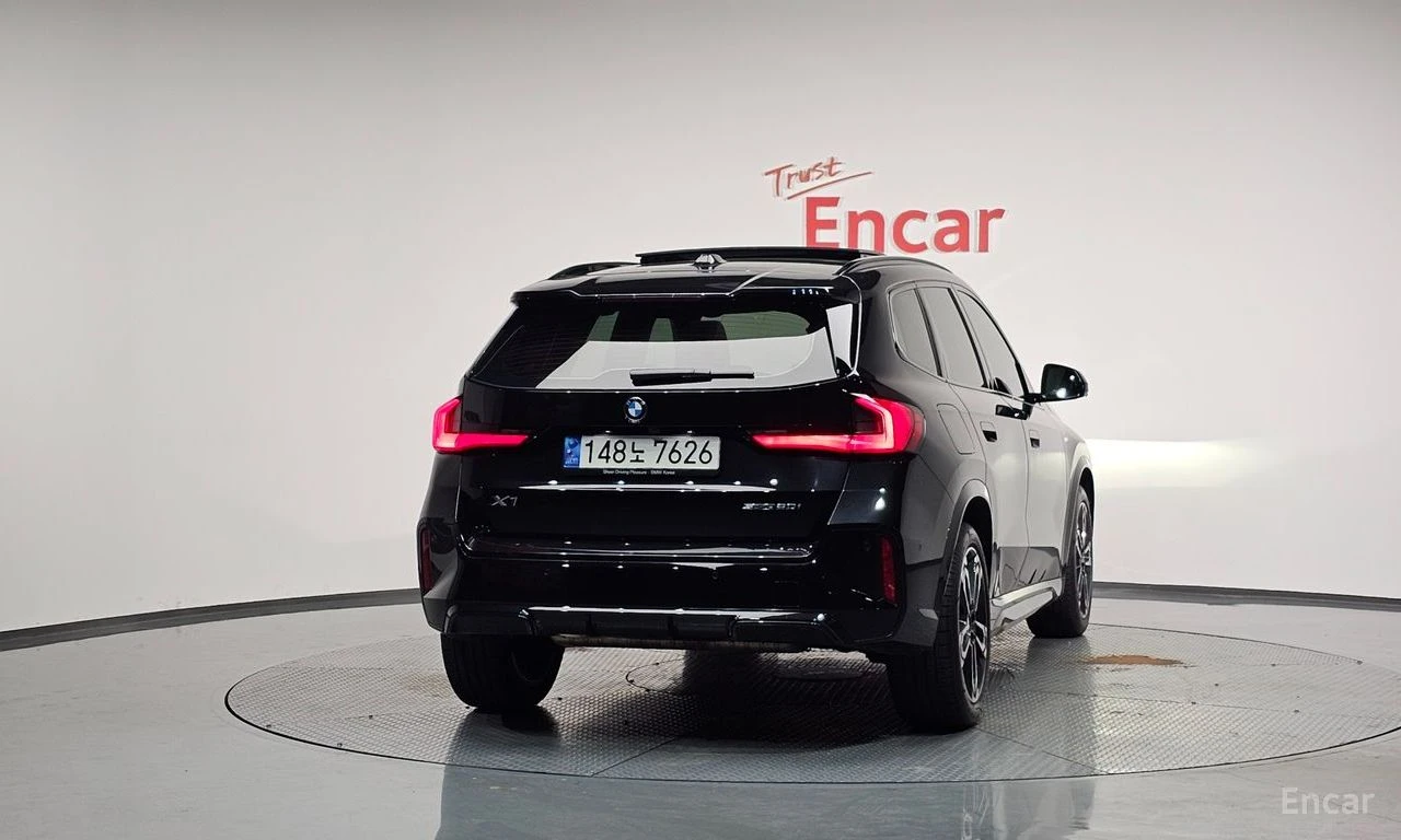 BMW X1 M* SPORT* 360КАМЕРА* LANE* ASSIST* ХЕДЪП* , снимка 4 - Автомобили и джипове - 54650812