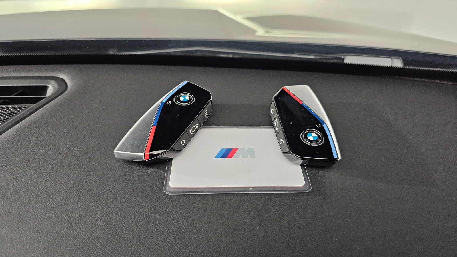 BMW X1 M* SPORT* 360КАМЕРА* LANE* ASSIST* ХЕДЪП* , снимка 16 - Автомобили и джипове - 54650812