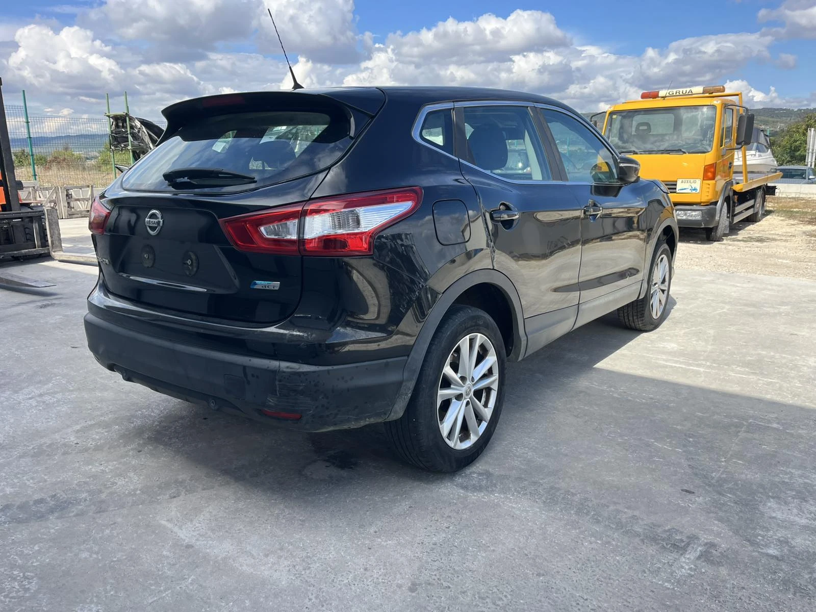 Nissan Qashqai 1.5dci 110к.с. 6-скорости, снимка 4 - Автомобили и джипове - 56194752
