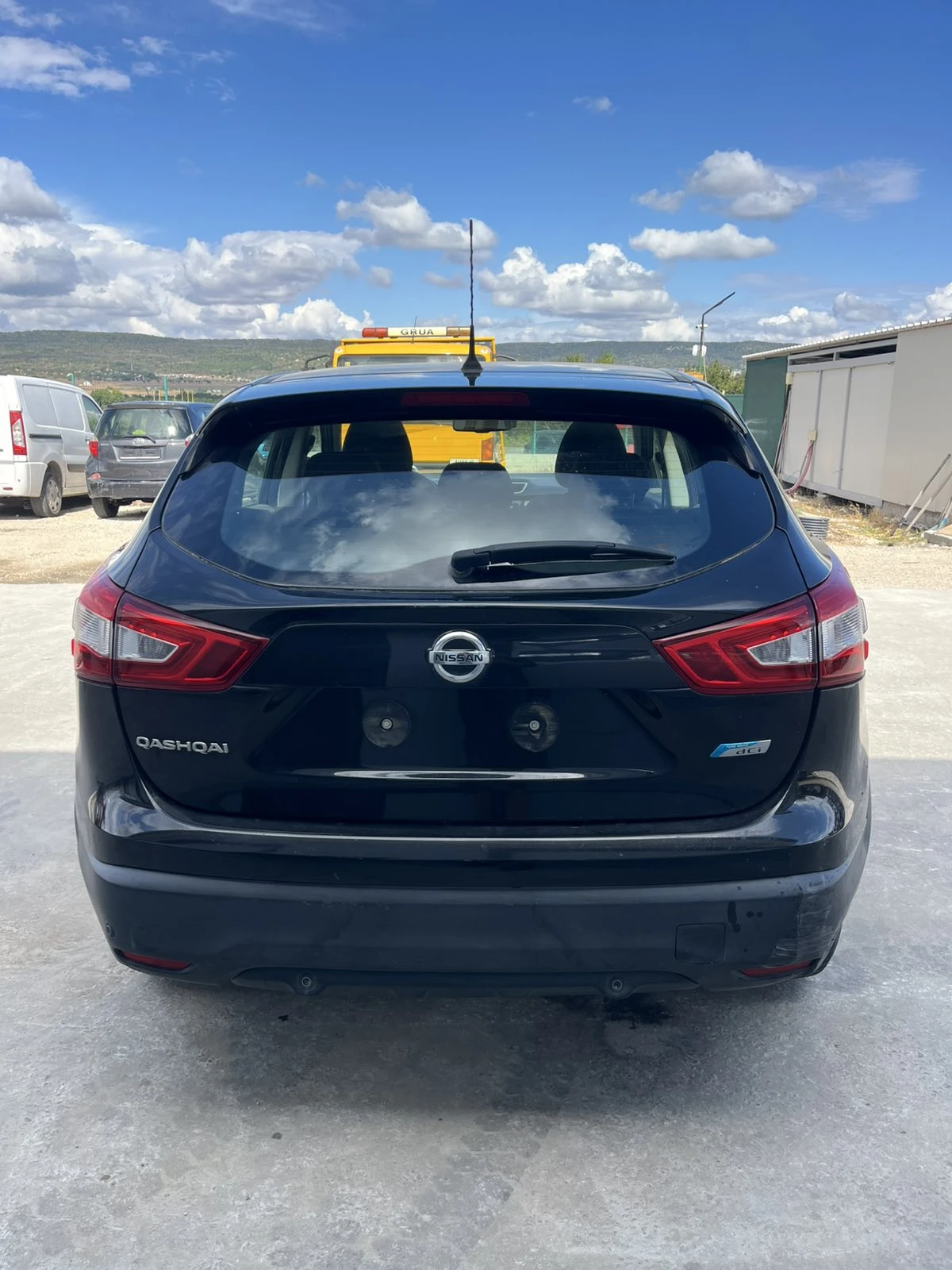 Nissan Qashqai 1.5dci 110к.с. 6-скорости, снимка 5 - Автомобили и джипове - 56194752