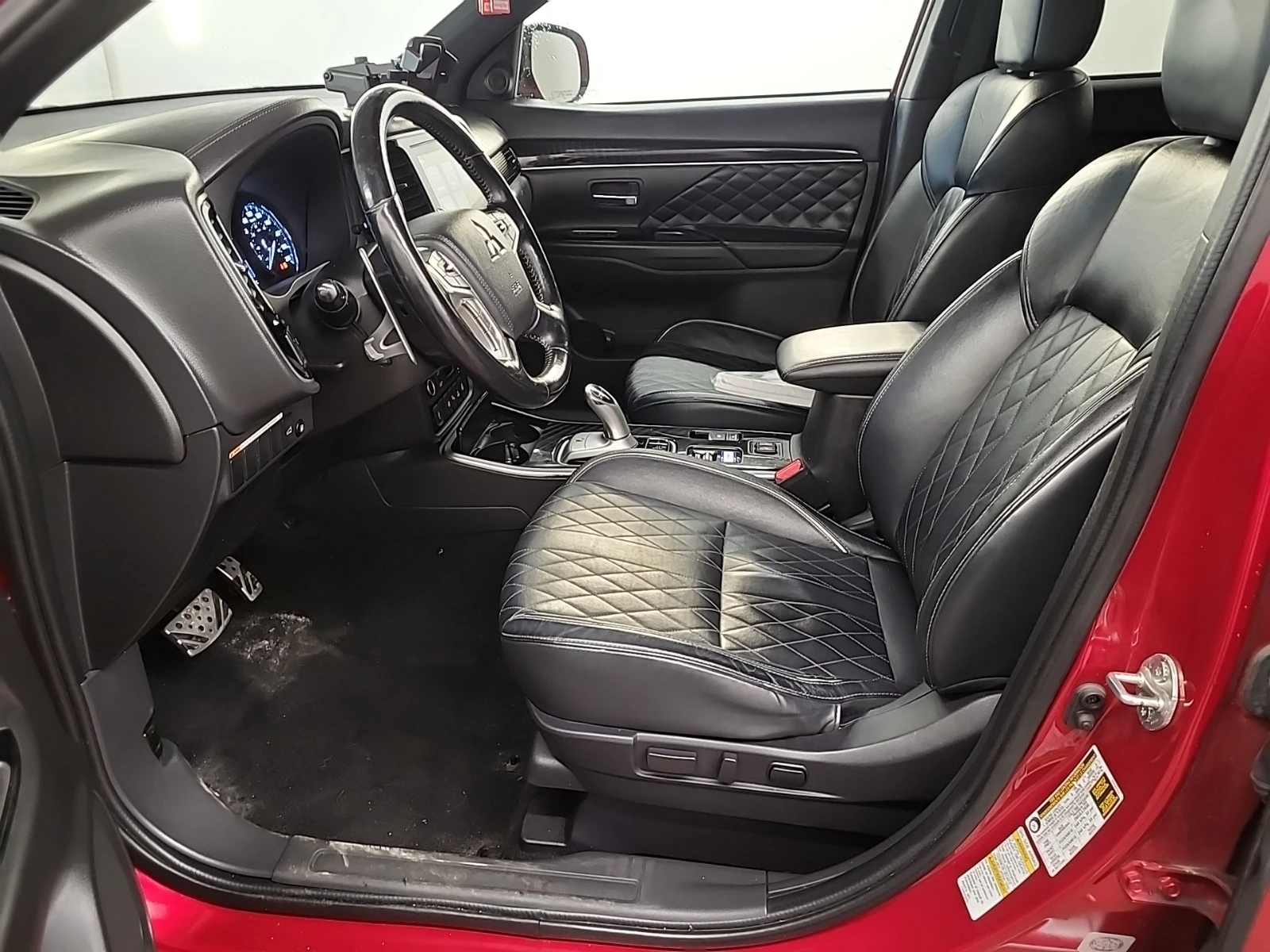 Mitsubishi Outlander Black Edition S-AWC* AWD* �������* ����* �.�����*  | Mobile.bg � ����������� 7