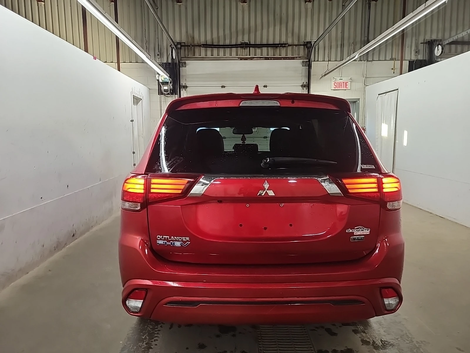 Mitsubishi Outlander Black Edition S-AWC* AWD* �������* ����* �.�����*  | Mobile.bg � ����������� 5