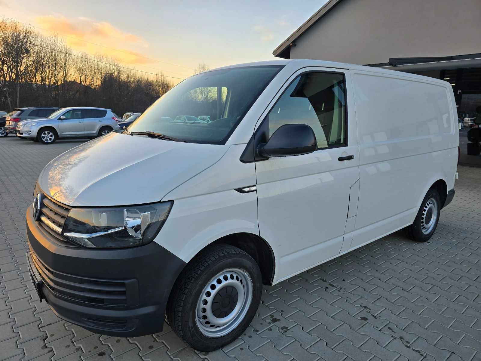 VW Transporter 2.0 TDI, 10.2018г., ТОП състояние!, снимка 5 - Бусове и автобуси - 53796767