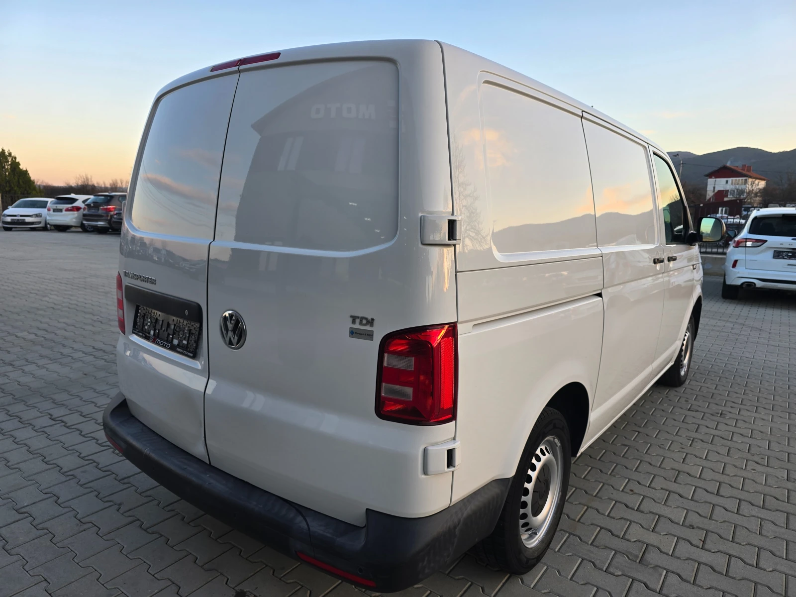 VW Transporter 2.0 TDI, 10.2018г., ТОП състояние!, снимка 3 - Бусове и автобуси - 53796767