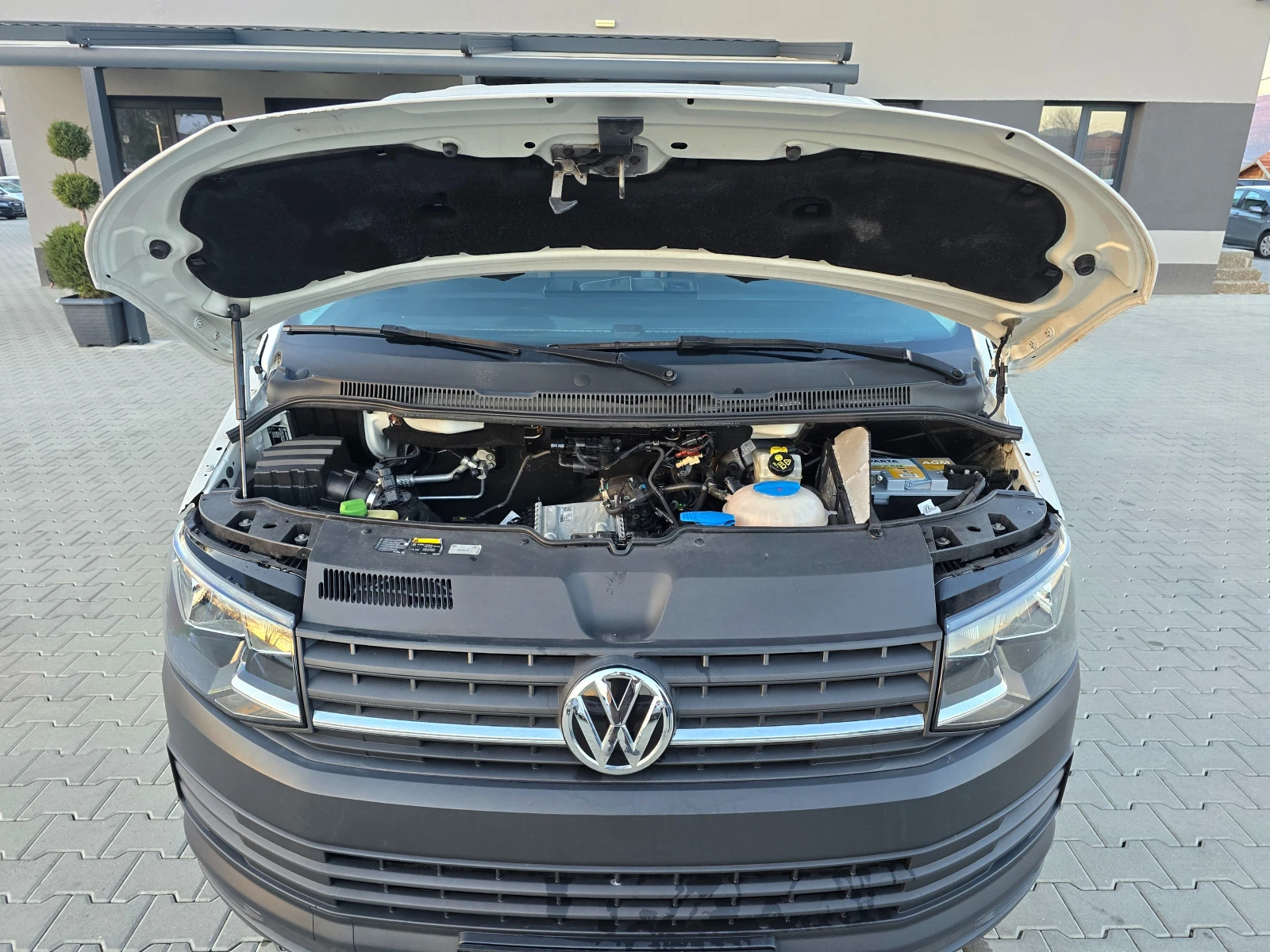 VW Transporter 2.0 TDI, 10.2018г., ТОП състояние!, снимка 16 - Бусове и автобуси - 53796767