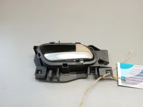 Дръжка вътрешна задна дясна Пежо 2008 1.6хди