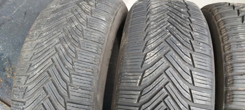 Гуми Зимни 215/60R16, снимка 3 - Гуми и джанти - 32927438