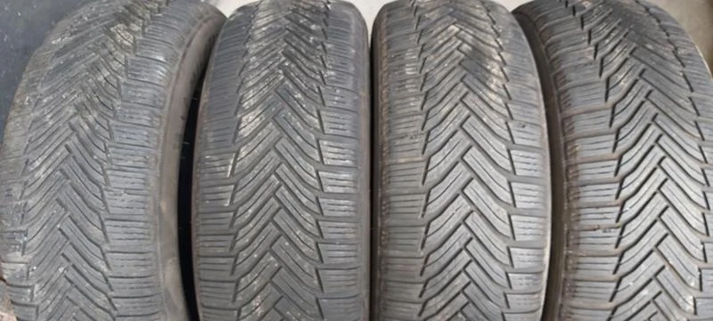 Гуми Зимни 215/60R16, снимка 1 - Гуми и джанти - 32927438