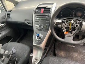 Toyota Auris 1.8 Hybrid, снимка 5