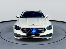 ������ Mercedes-Benz E 300